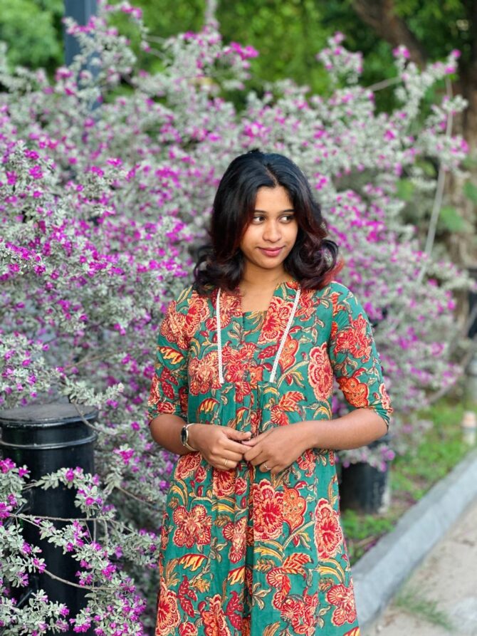 Green Cotton V  – Collared Kurti - Image 2